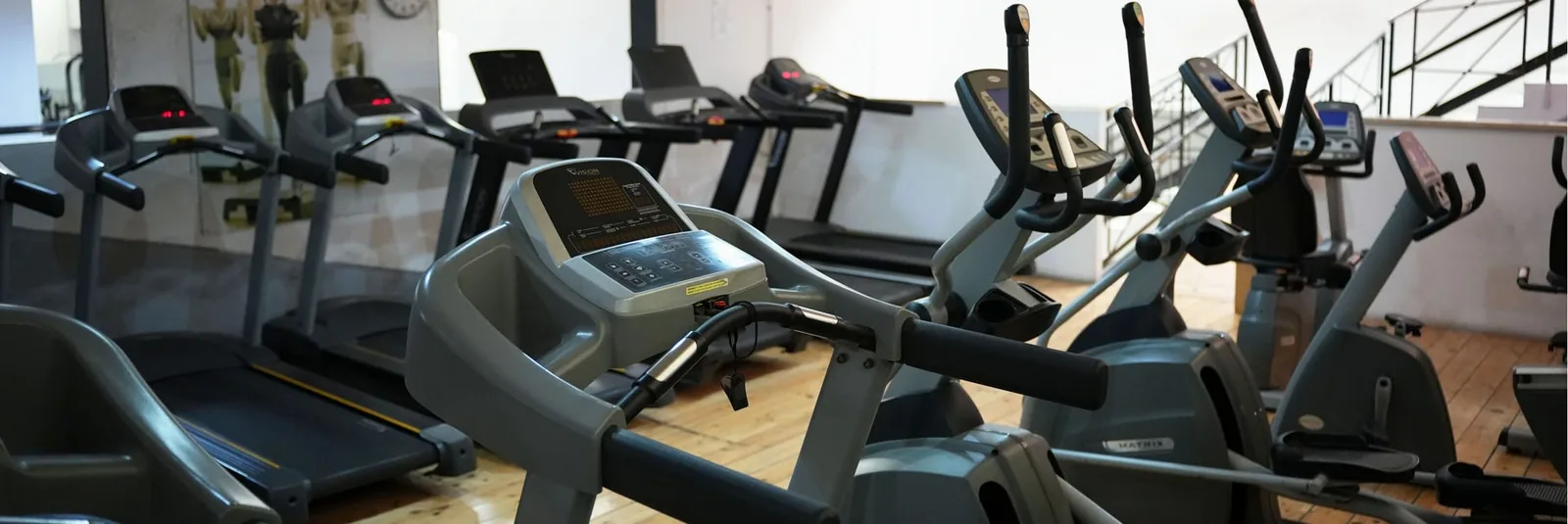 Sala Cardio con tapis roulant, recline bike ed ellittiche